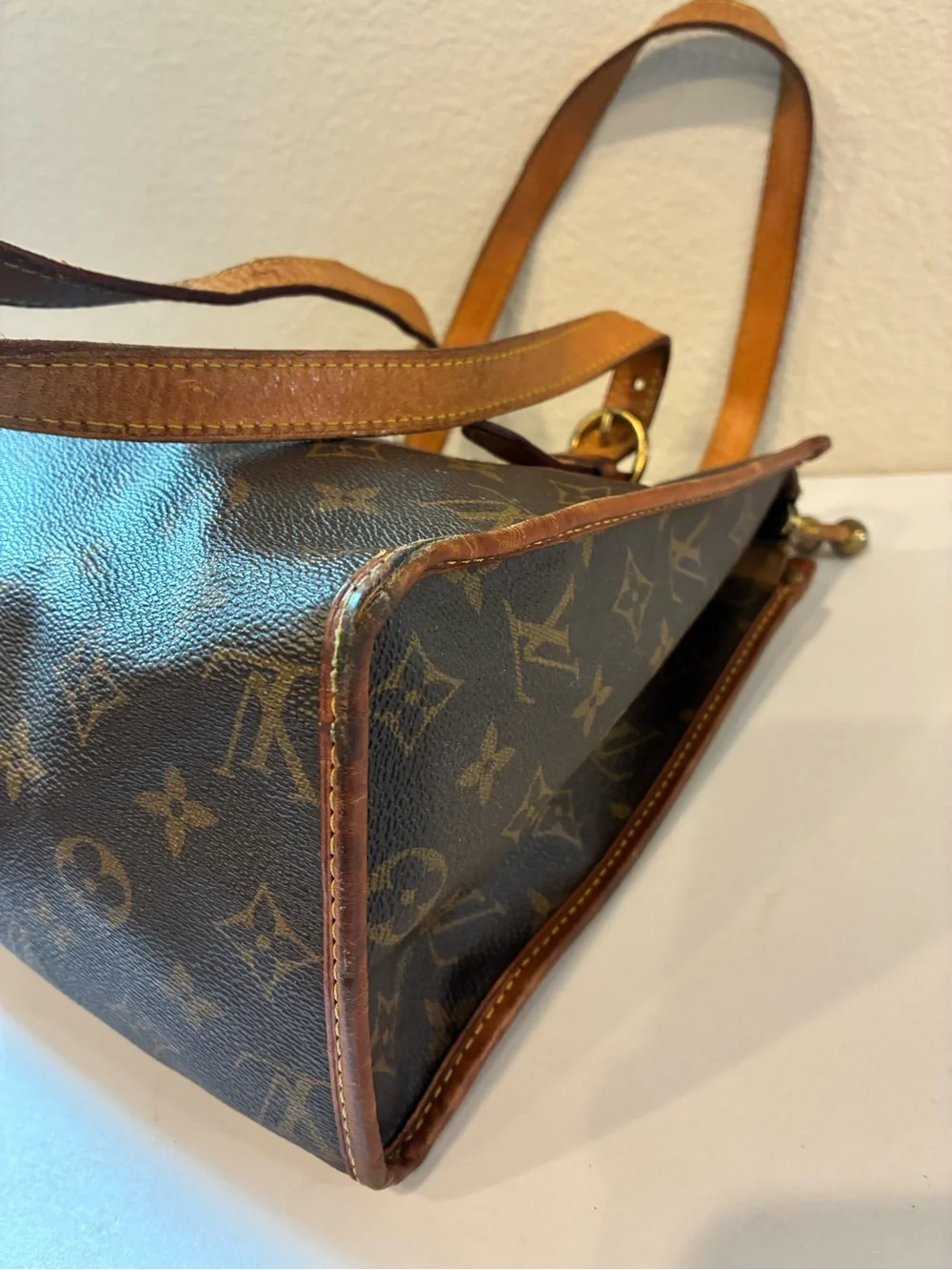 LOUIS VUITTON POPINCOURT HANDBAG.